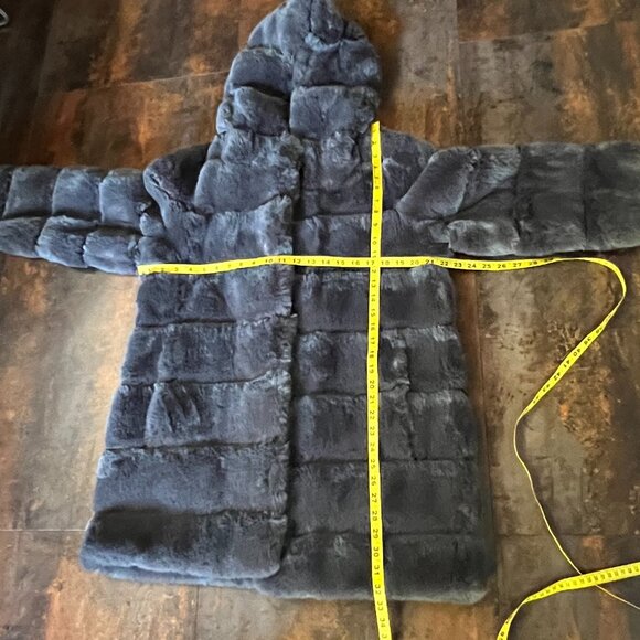 Gorgeous BCBGMAXAZRIA Women's Charcoal Gray Faux Fur Hooded Coat/Jacket, Size M - Picture 6 of 15